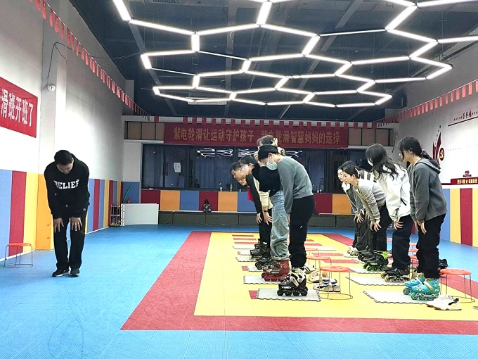 轮滑2.jpg