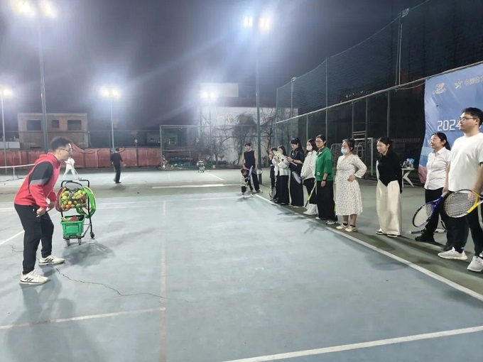 网球1.jpg